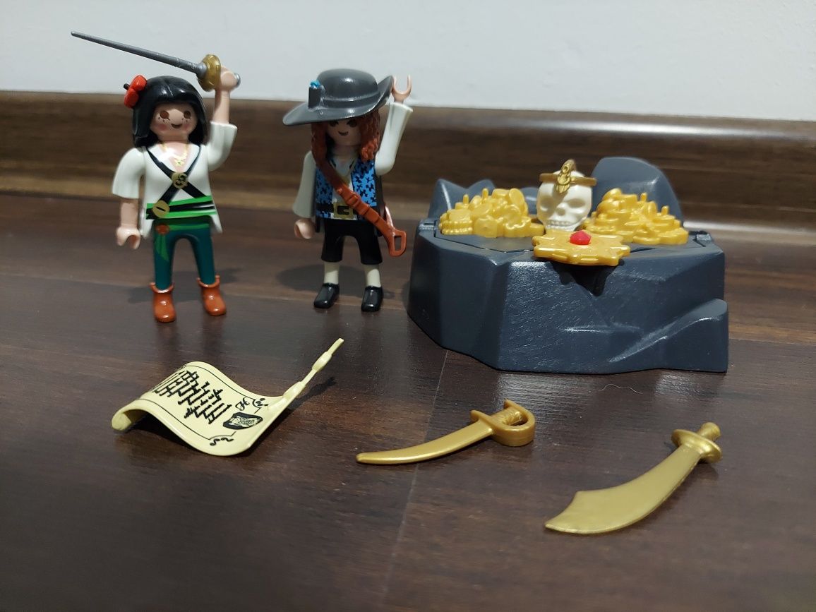 Playmobil Pirates Ukrywanie skarbu (6683) Piracka kryjówka skarbów