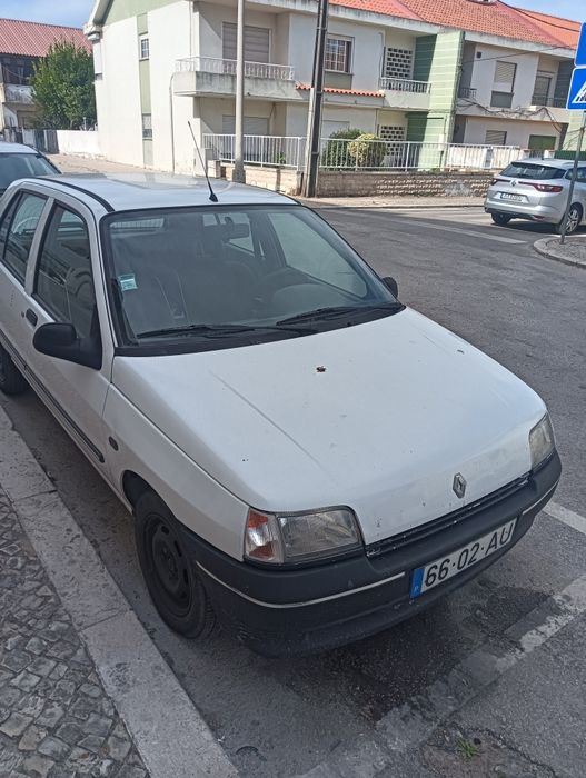 Renault clio night and day