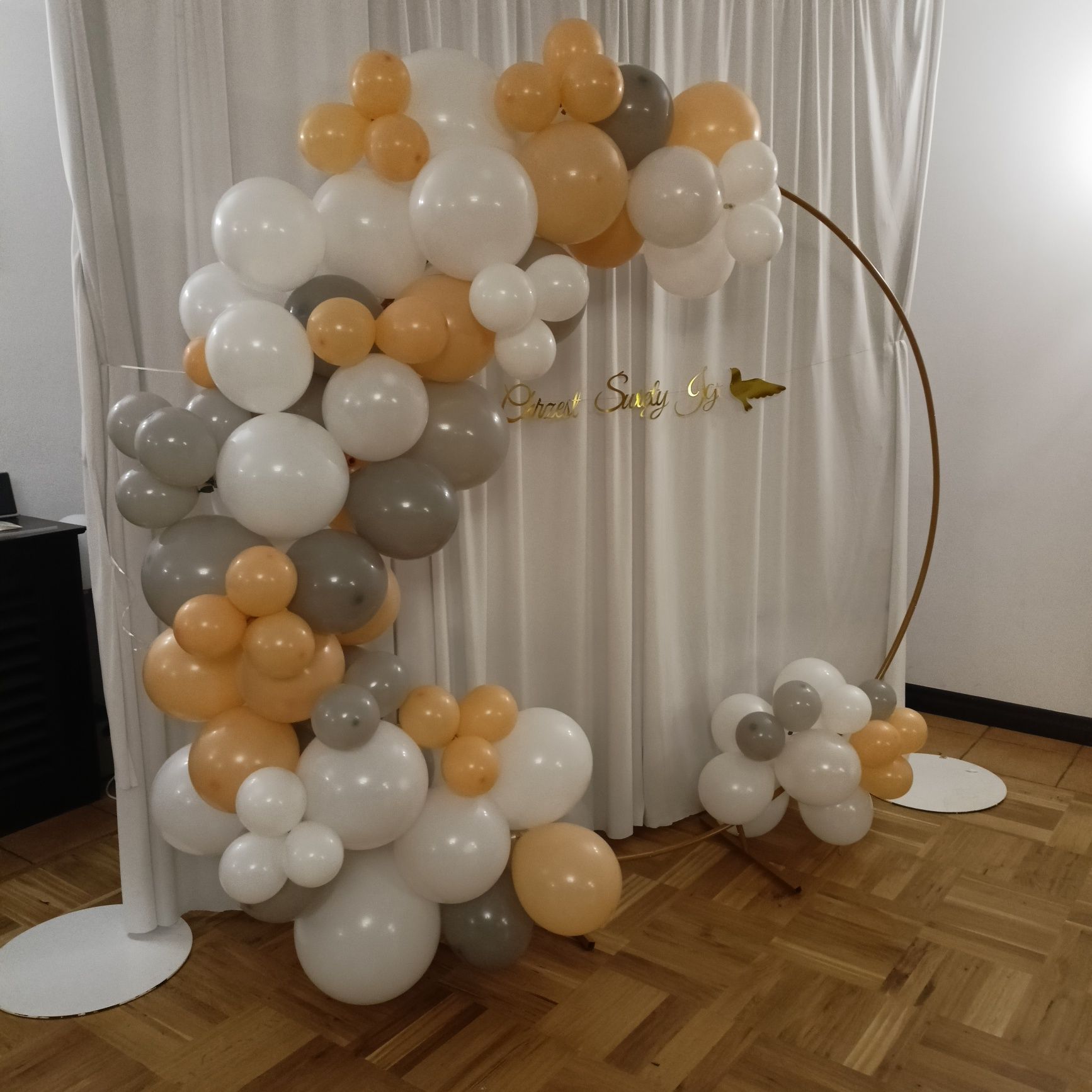 Stelaż stojak na balony ścianka tło do zdjęć koło okrąg nowy złoty 2m