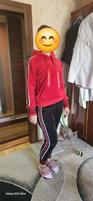 Продам велюровий костюм