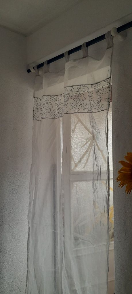 2 cortinados transparentes
