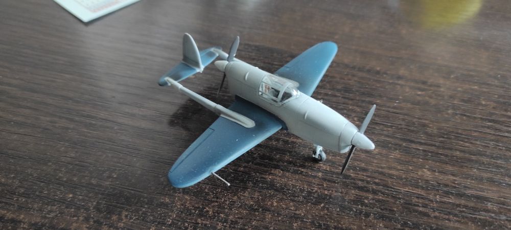 Продам модель самолёта, БПЛА 1/72