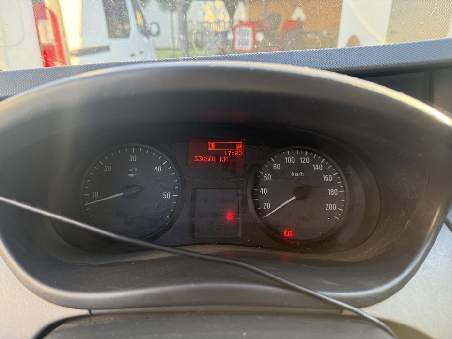 Opel Vivaro 2012 2.0 90km