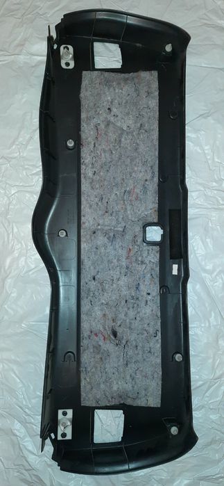 Обшивка багажника, Субару.