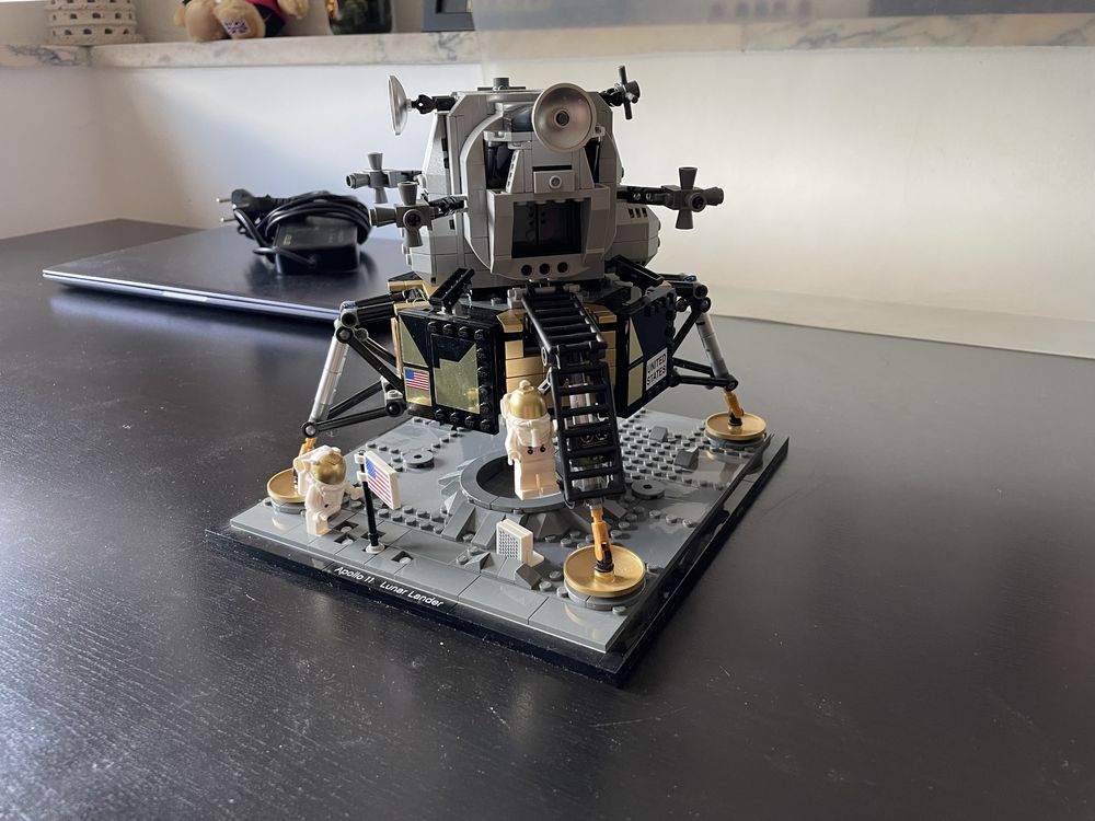 Nada Apollo 11 Lunar Lender Lego