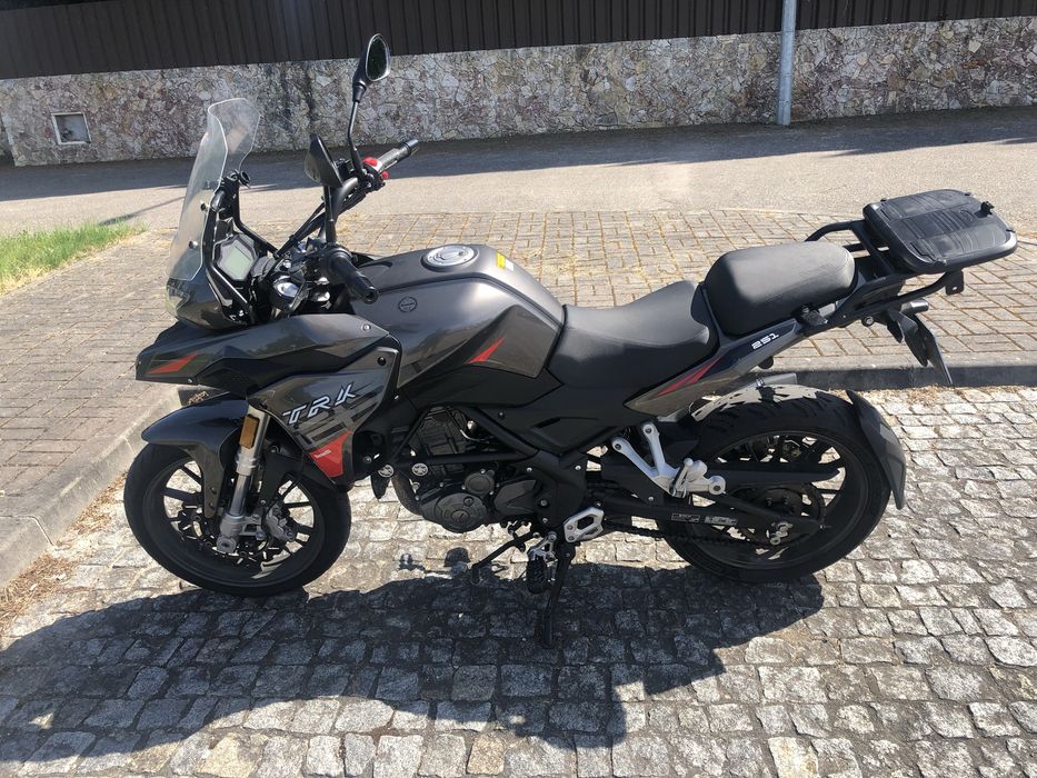 Mota Benelli TRK 251