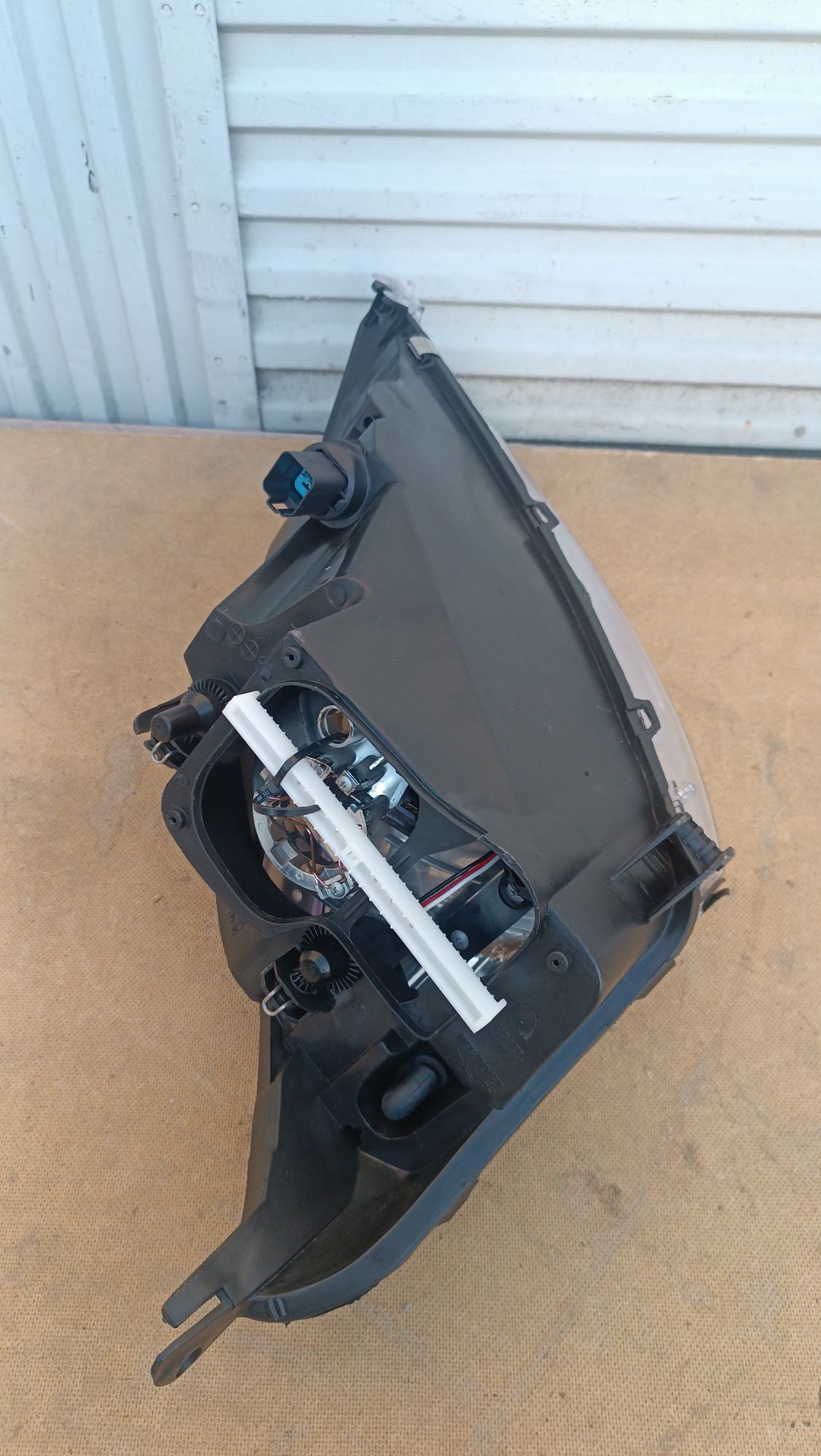 Vendo farol esquerdo de Ford focus ano 1998/2004