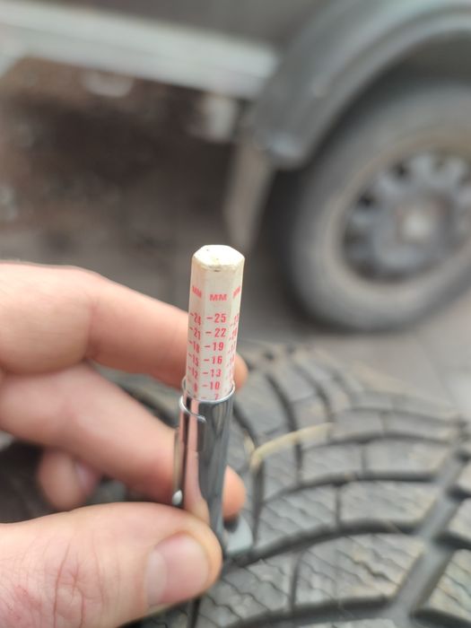 Зимова шина good year 215/65/16