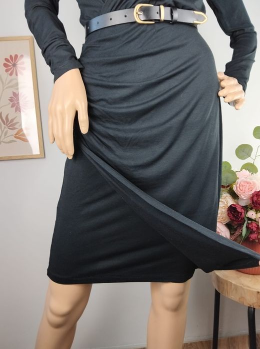 Wiskozowa sukienka midi kopertowa marszczona dopasowana Cubus dekolt V