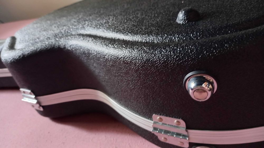 Futerał na gitarę elektryczną