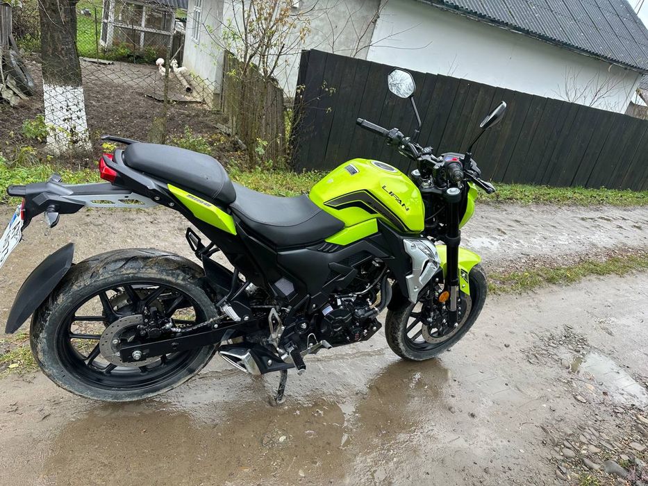 Продам мотоцикл Lifan SR 220