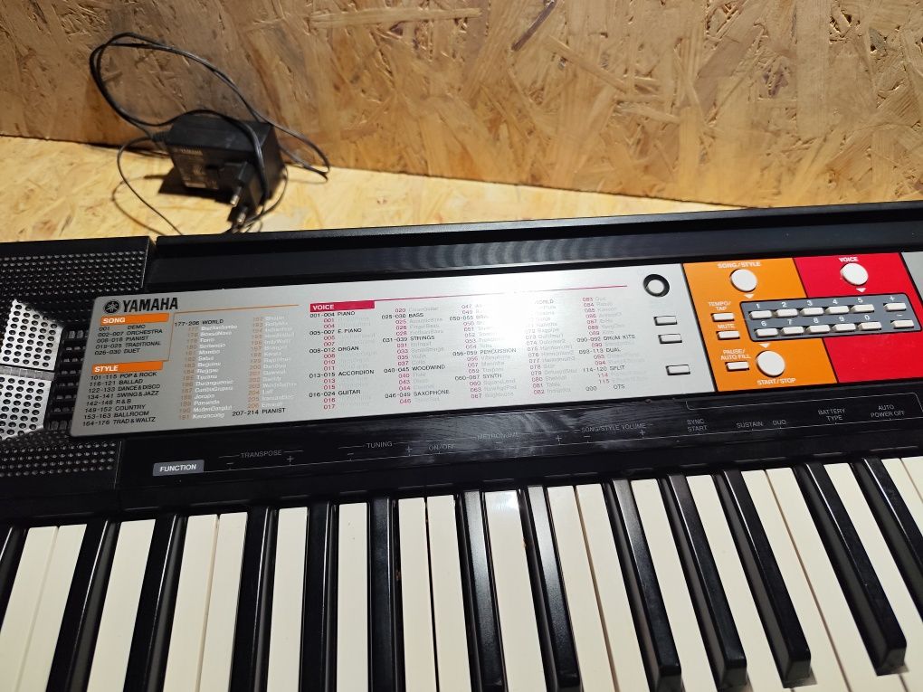 Keyboard Yamaha F50