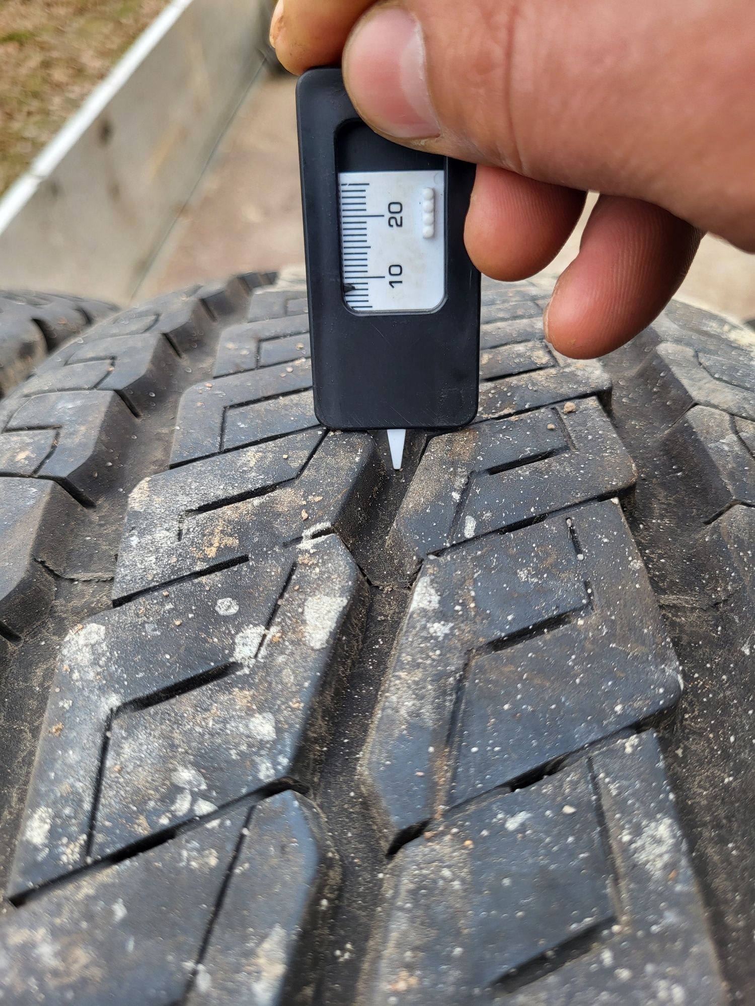 Opony 225/75r16cp