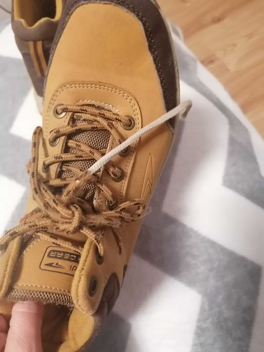 Sprzedam buty chłopięce