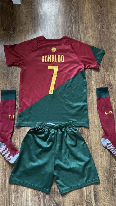Футбольна форма Ronaldo, 6-8 років, гетри