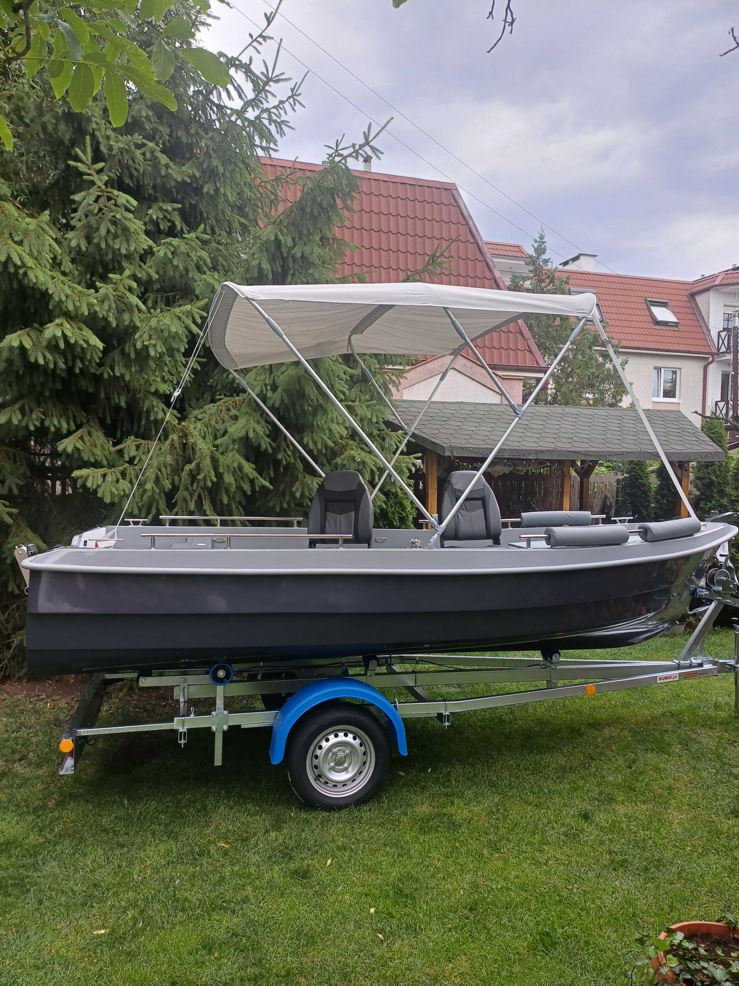 Łódź wędkarsko-rekreacyjna Manta 440 Stan idealny + nowa przyczepa