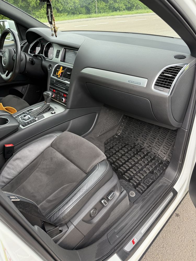 Audi Q7 4.2 tdi s-line в ідеальному стані.