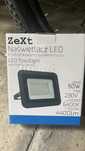Naświetlacz LED Zext