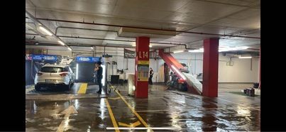 Centro lavagem automovel a funcionar em pleno