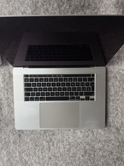 Apple MacBook Pro 16" (2019) | Intel Core i9 | 1TB SSD | 16GB RAM