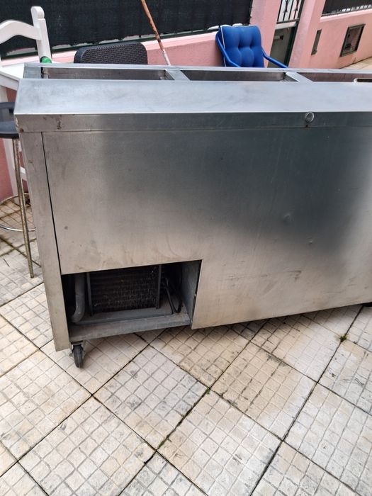 Balcão frigorífico a funcionar normalmente