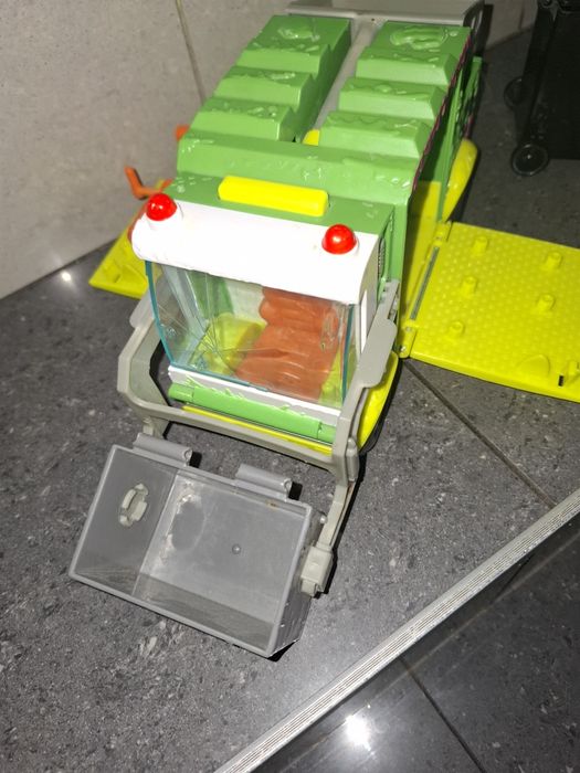 Śmieciarka śmieciara kosz