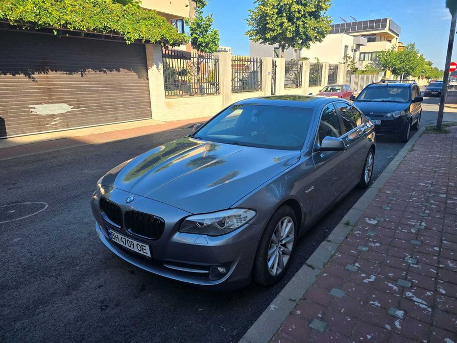 Bmw 528i f10 2011год