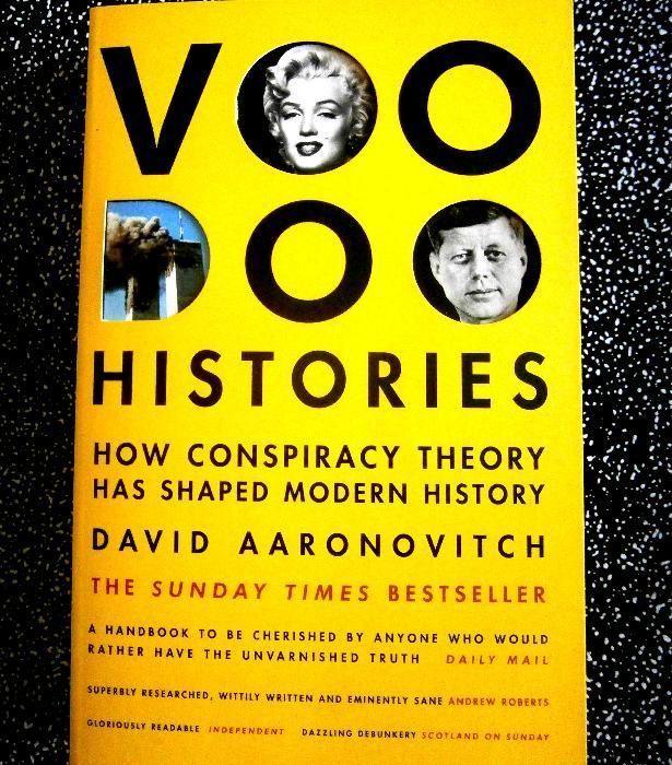 Voodoo Histories: teorias da conspiração