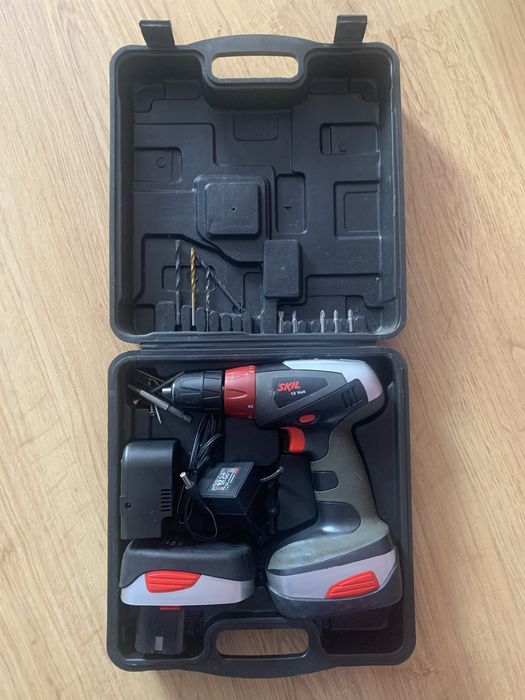 Wiertarko-wkrętrka SKIL 1001, akumulator