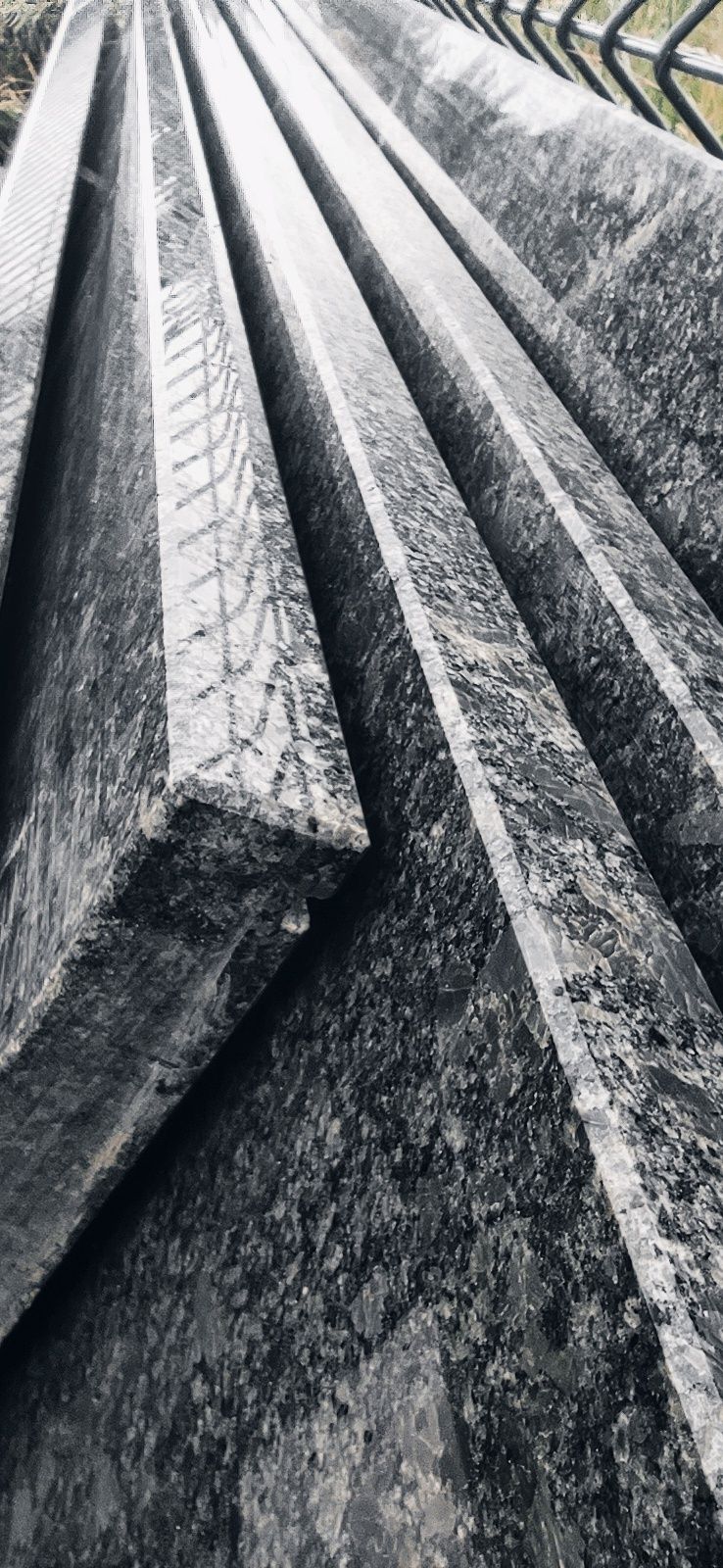 Sprzedam parapety granitowe