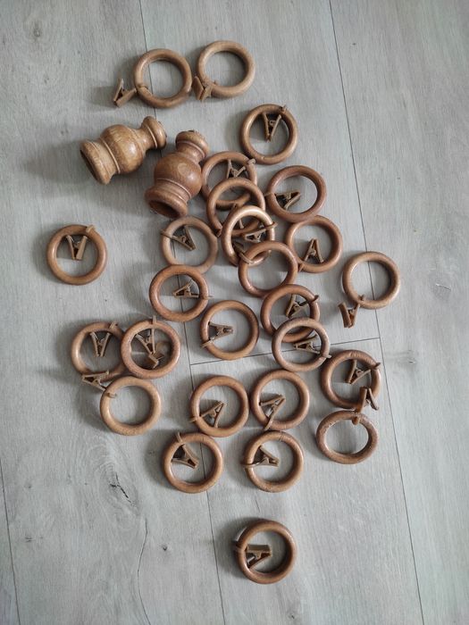 Kółka i zawieszki do karnisza drewnianego