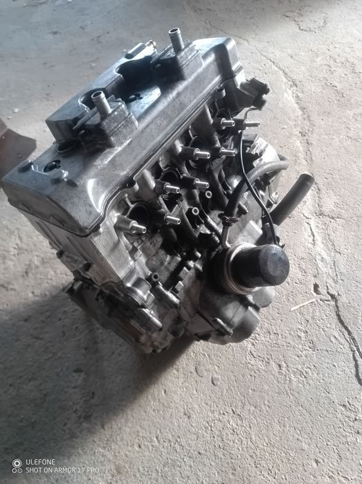 Silnik f4i honda CBR 600 pc35