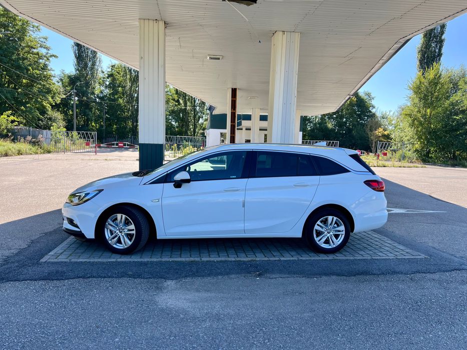 Опель Астра К 2017