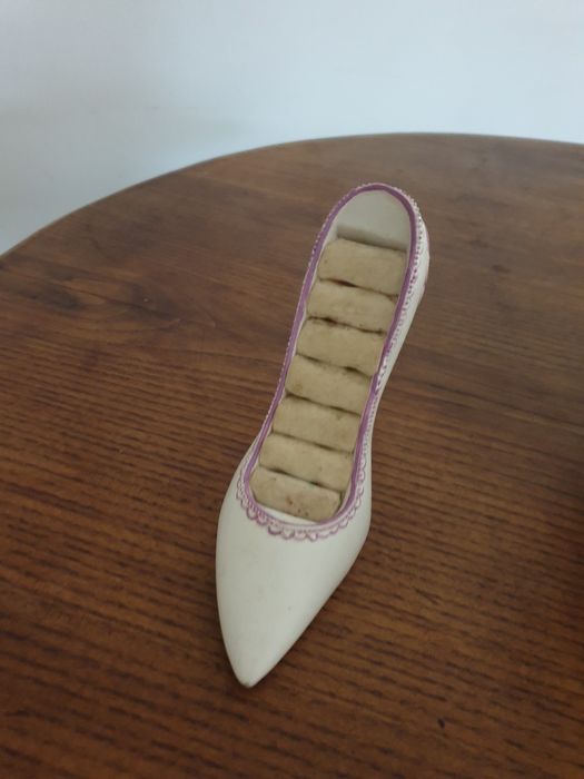 Porta aneis em forma de sapato