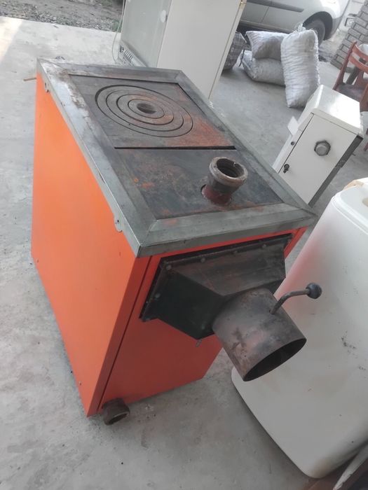 Продаю твердотопливный котел