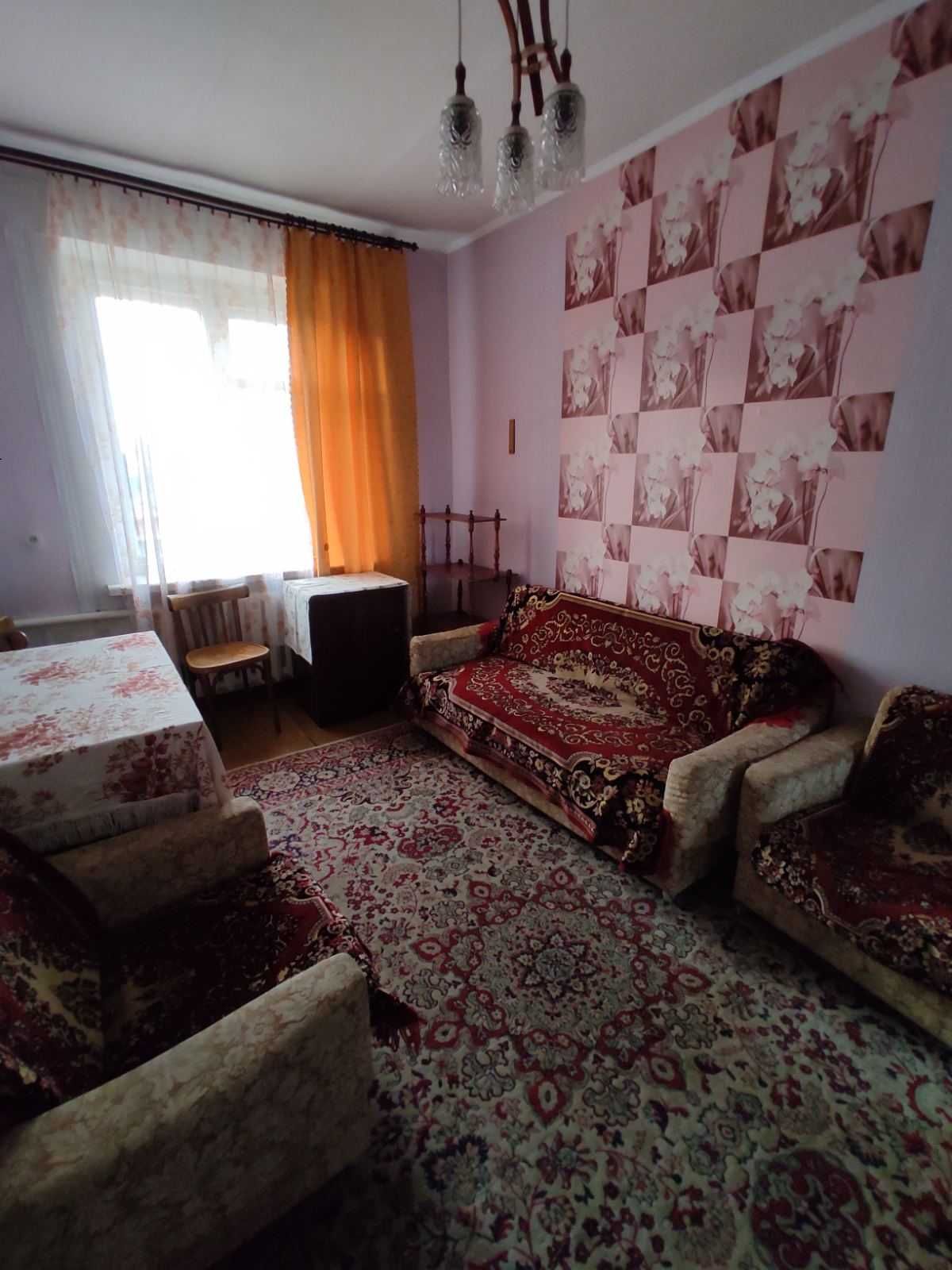 Півбудинку на 2 поверхи в м.Гадяч
