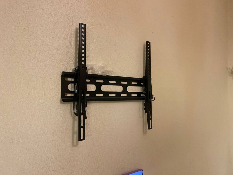 Тримач доя телевізора