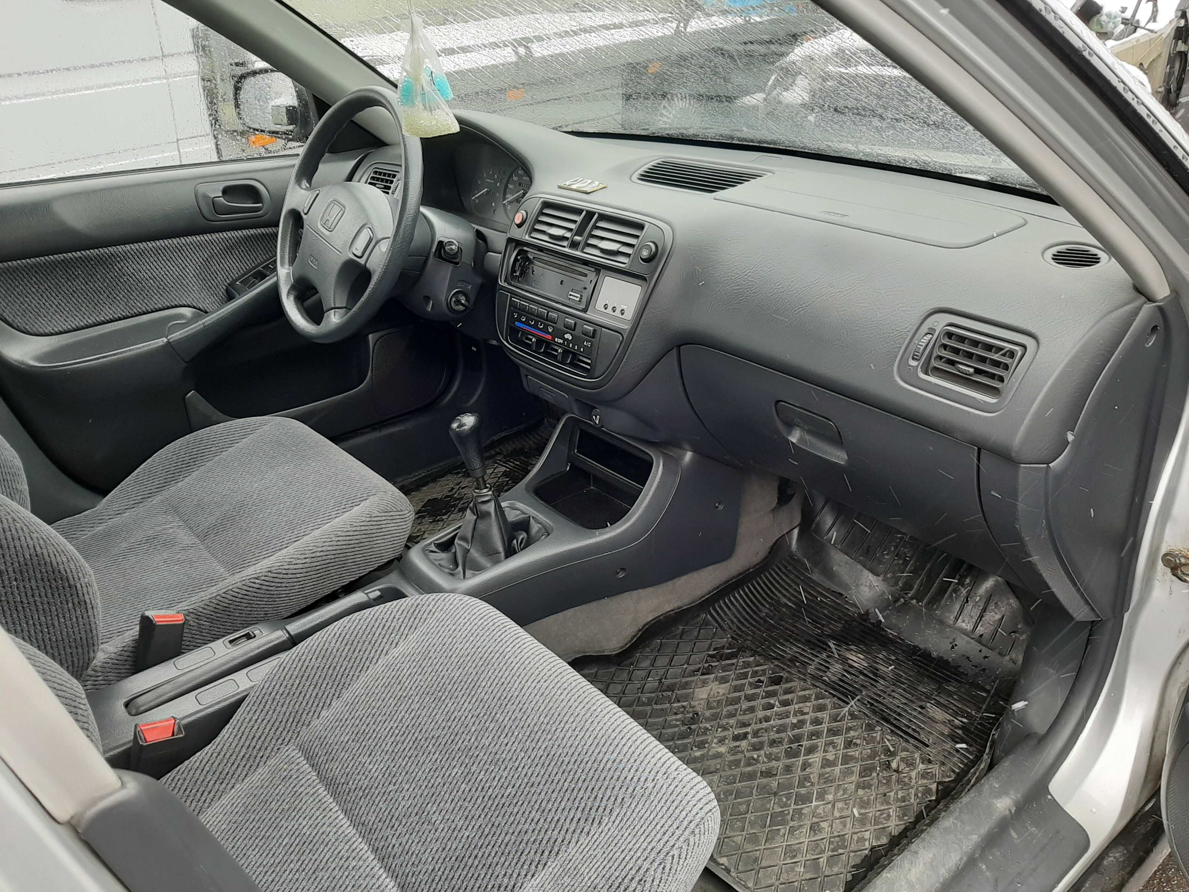 HONDA CIVIC 1.5i  1996r 4D Sedan.Elementy wnętrza