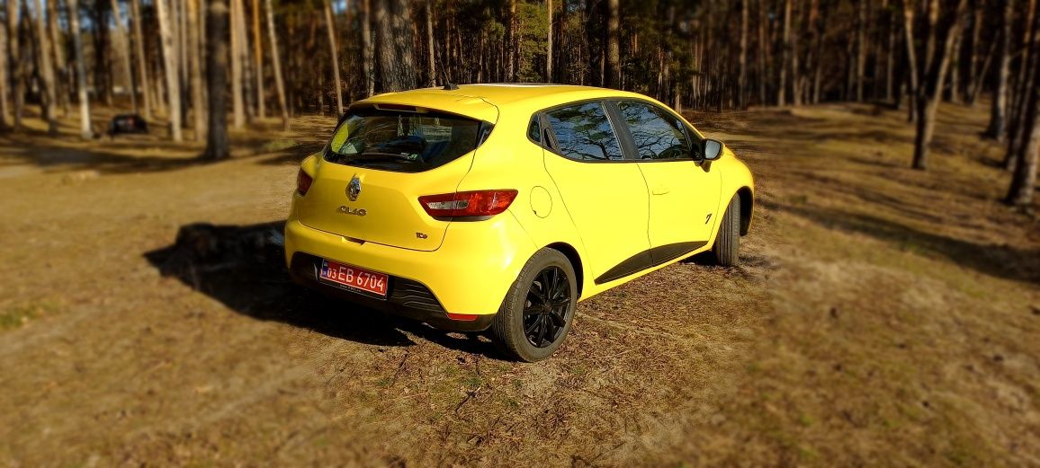 Renault Clio Sport.