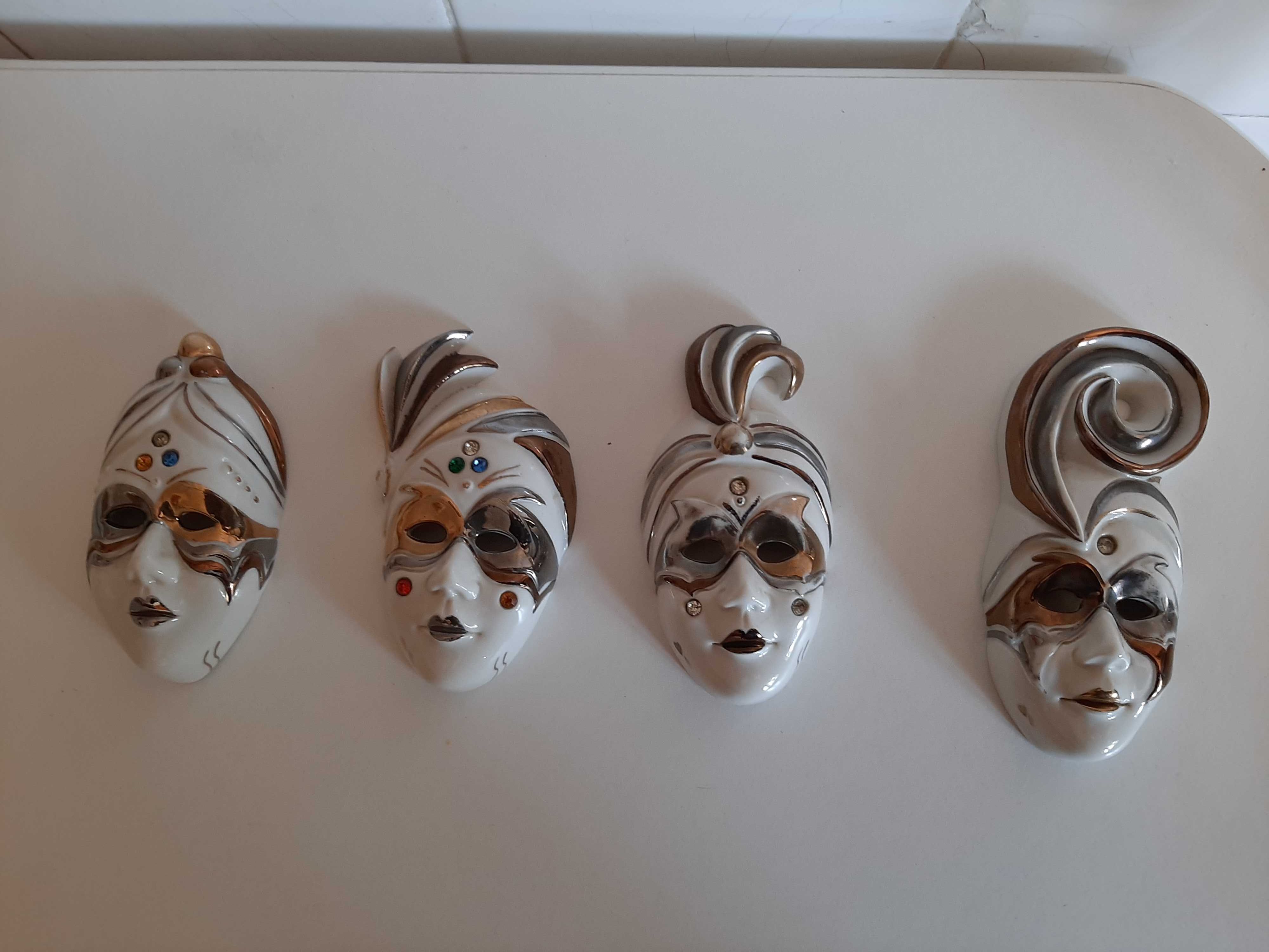 Conjunto de 4 Máscaras de Veneza Decorativas em Porcelana