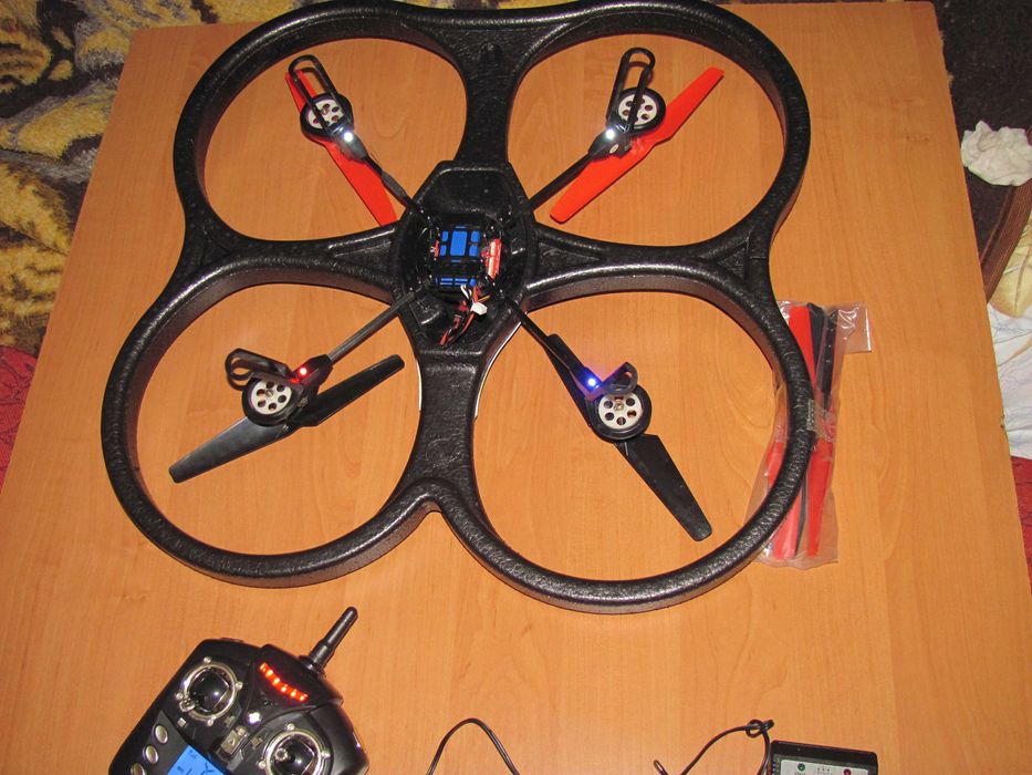 Квадрокоптер большой дрон Cyclone с пультом и зарядкой