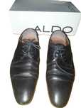 Sapatos pretos em pele Aldo