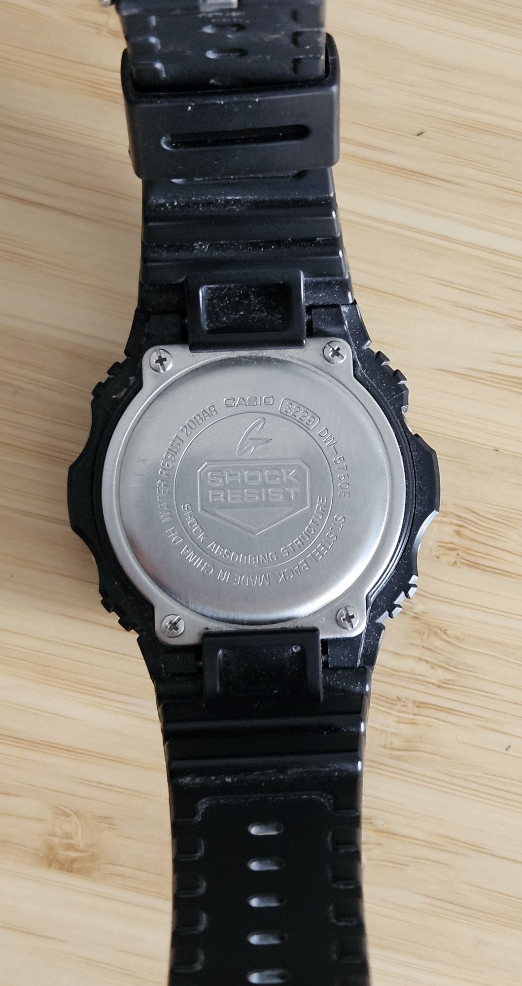 Zegarek Casio G-SHOCK DW-5750E-1ER