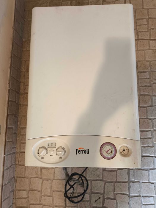 Caldeira FERROLI gás natural a funcionar