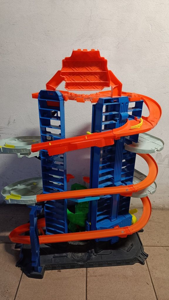 Hot Wheels City mega garaż atak dinozaura T-Rex