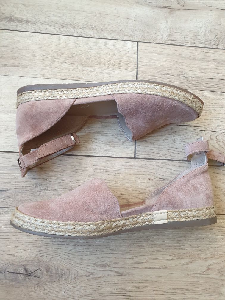 Espadryle z zapięciem na kostce Ryłko