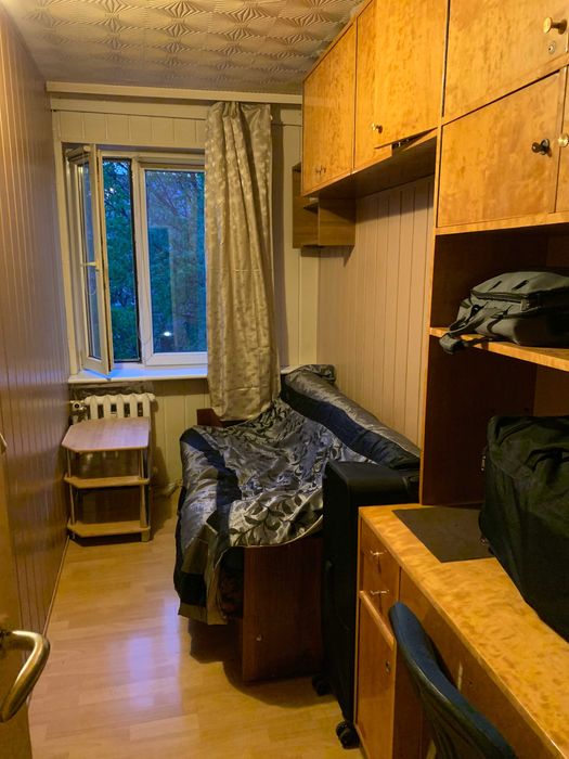 Mały pokój na Winogradach (Wichrowe Wzgórze nr 8)