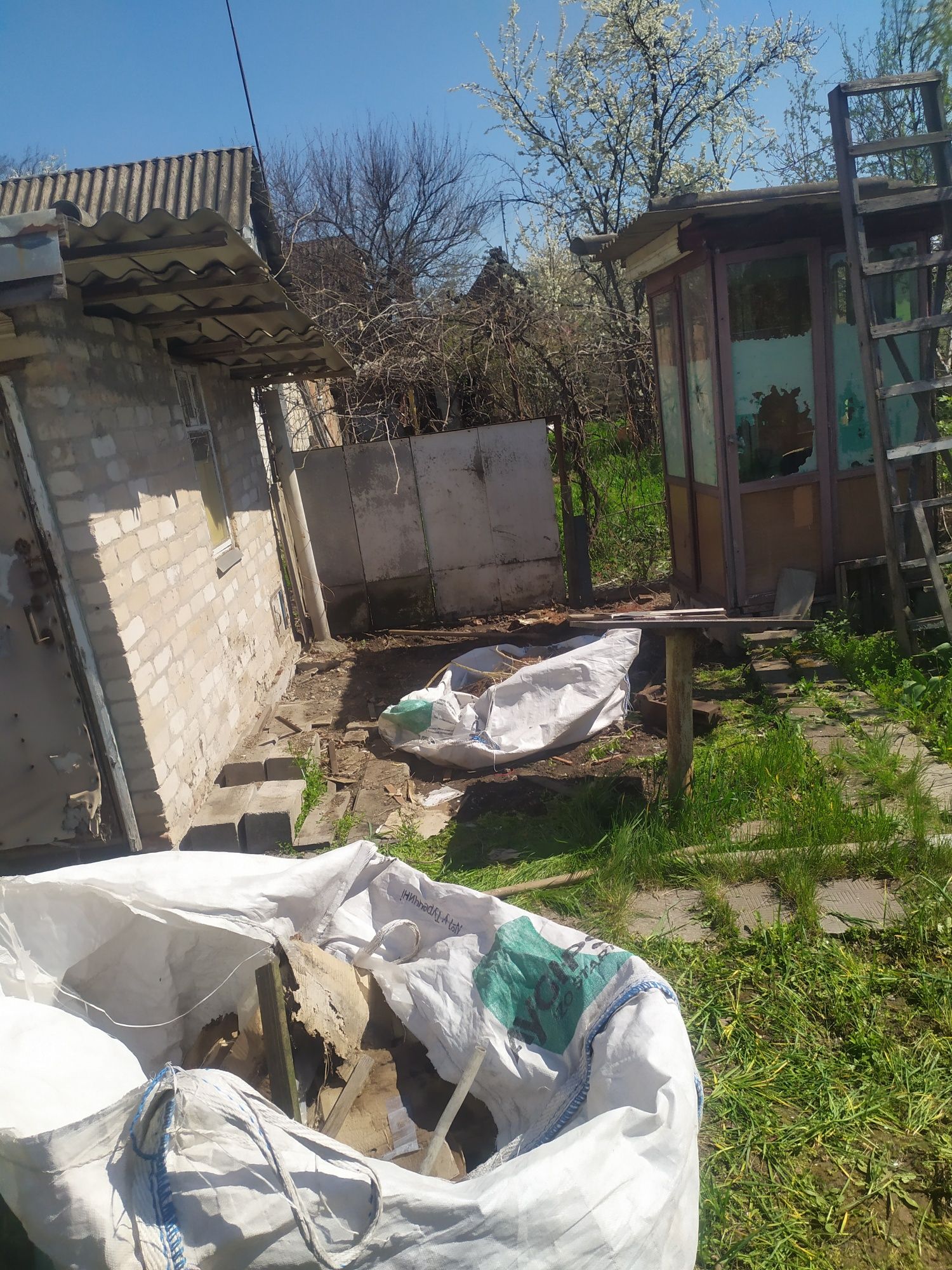 Вывоз мусора, веток, глины, уборка частного сектора
