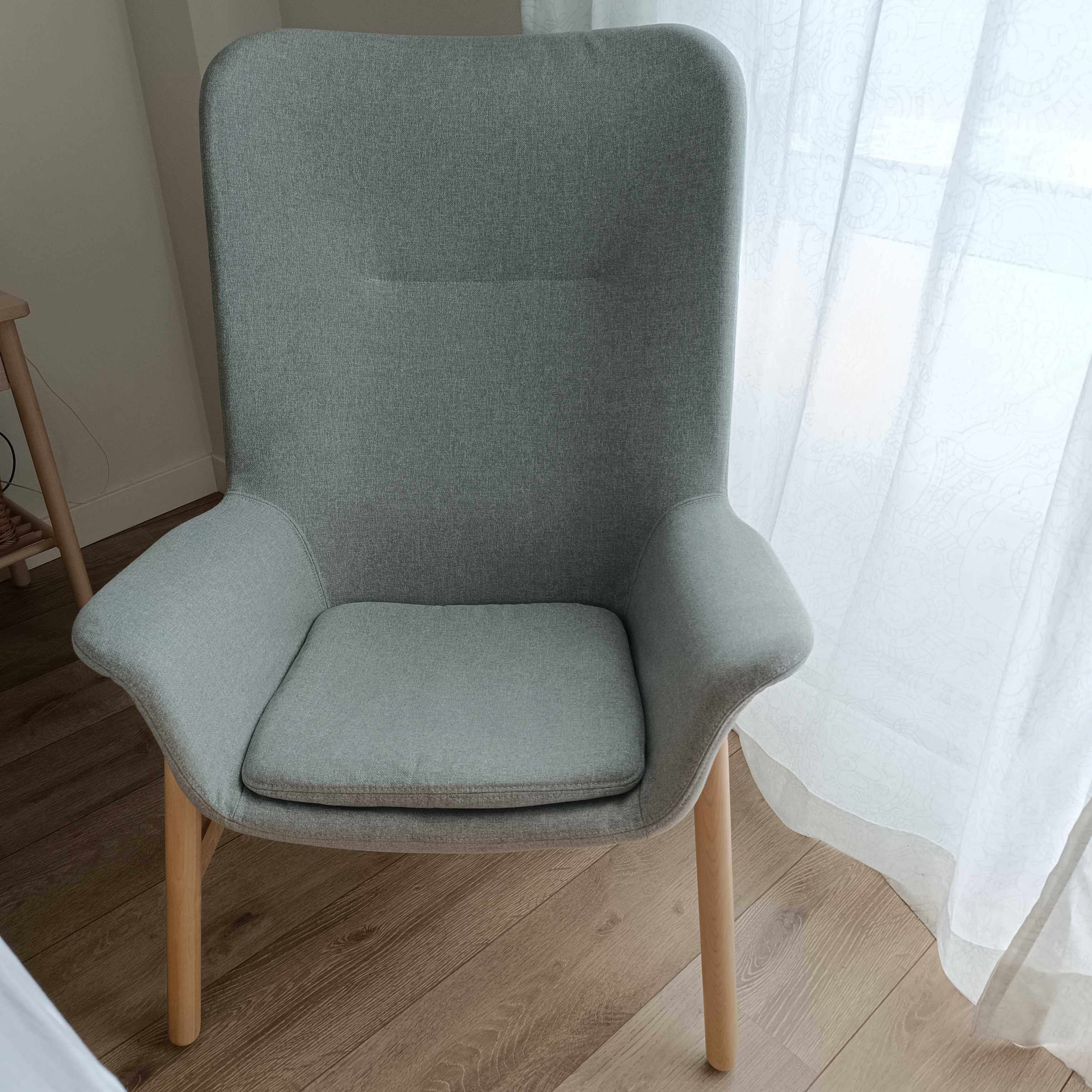 Poltrona Ikea Vedbo verde clara