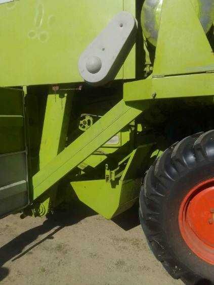 Claas Dominator 76